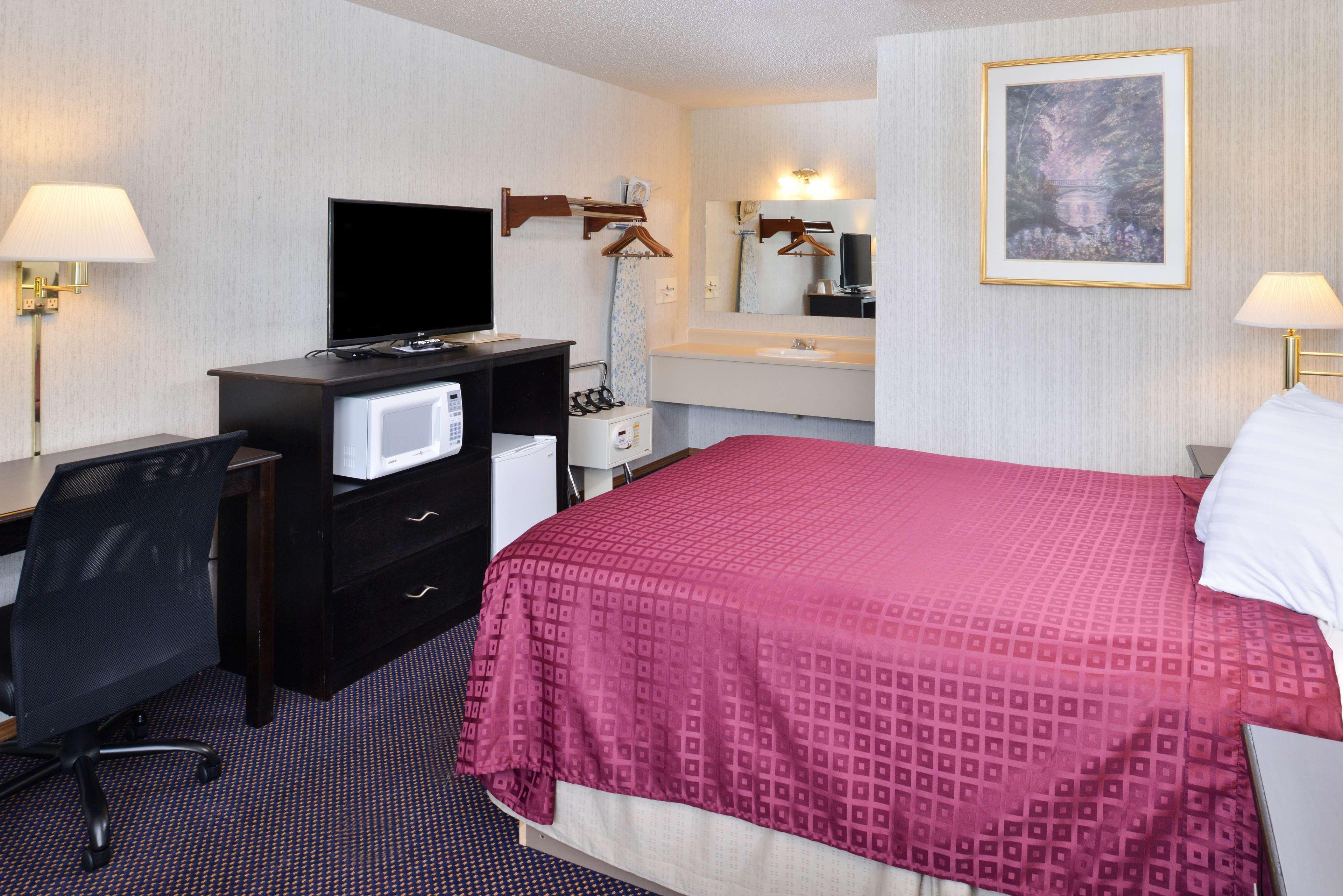 Americas Best Value Inn Knob Noster Экстерьер фото