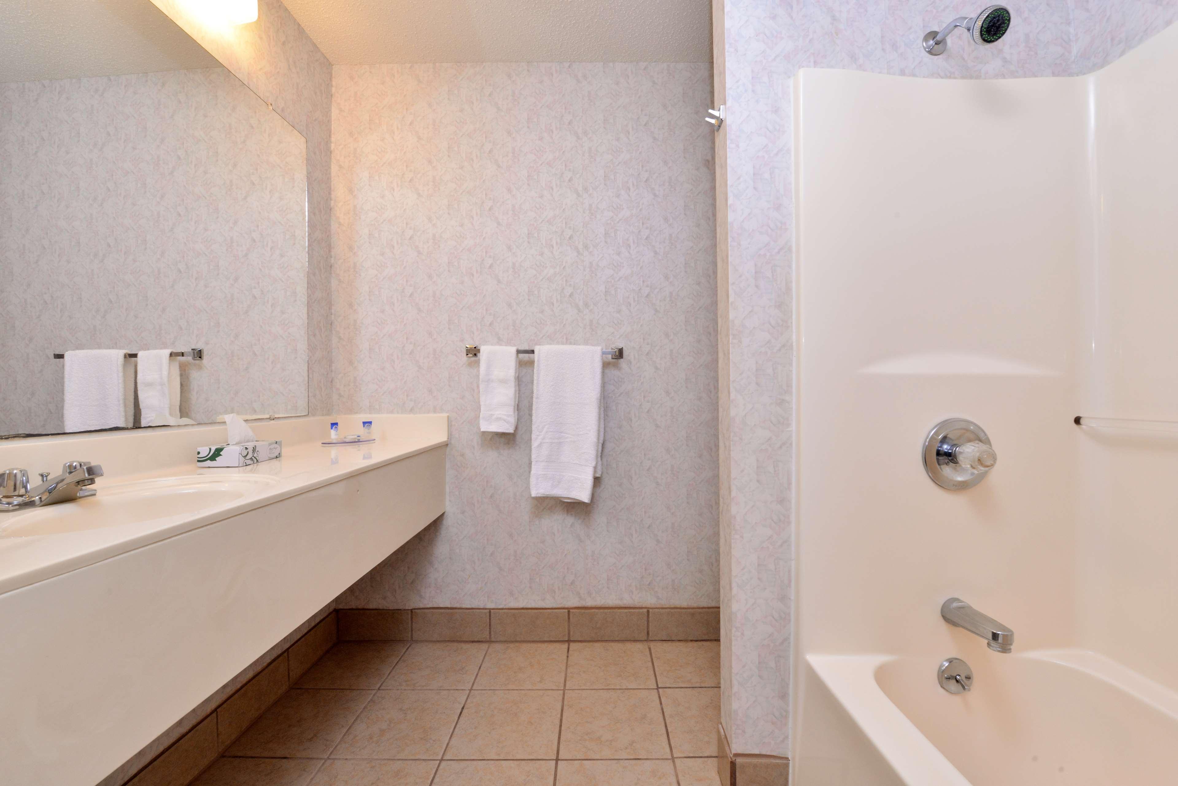 Americas Best Value Inn Knob Noster Экстерьер фото