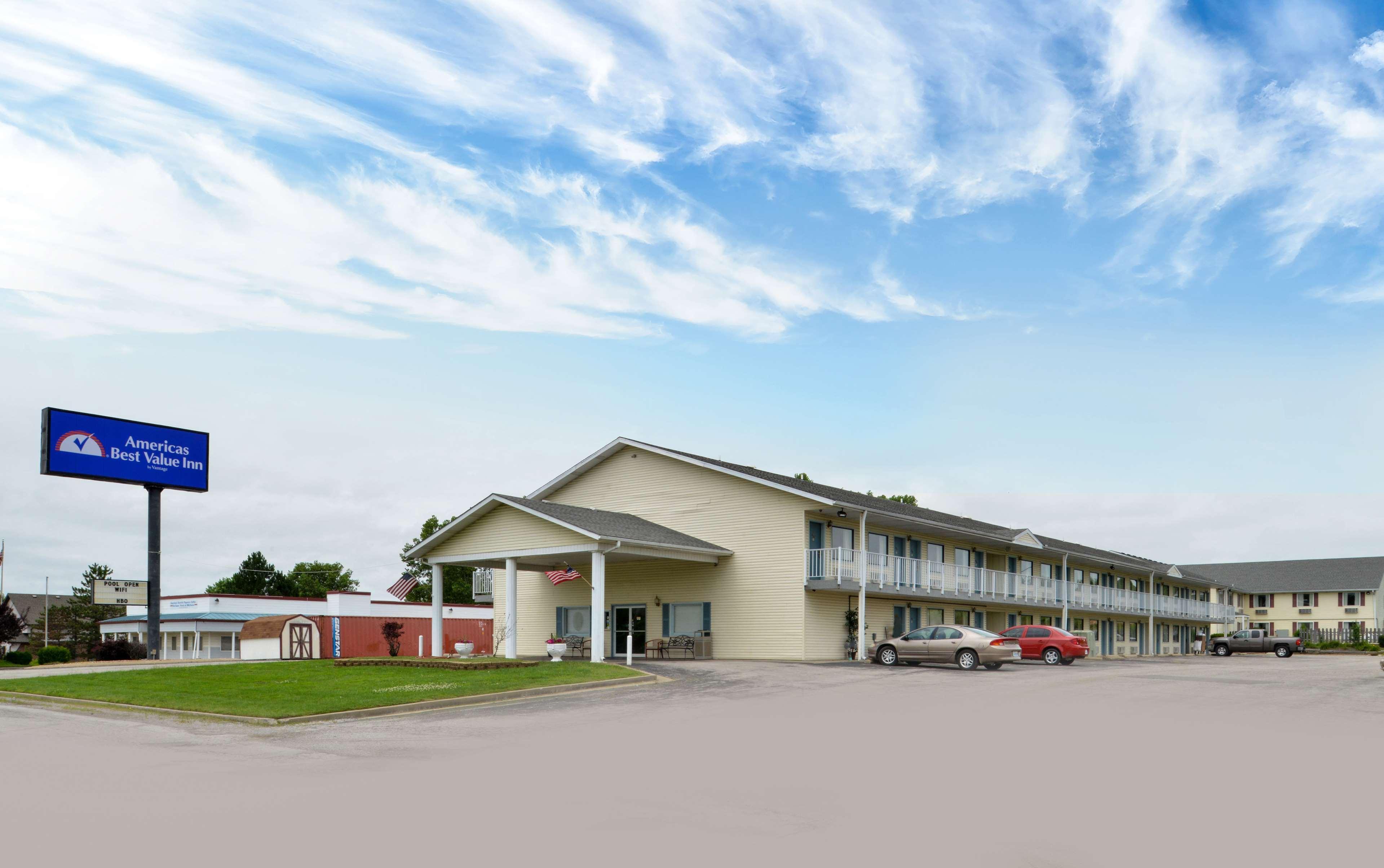 Americas Best Value Inn Knob Noster Экстерьер фото