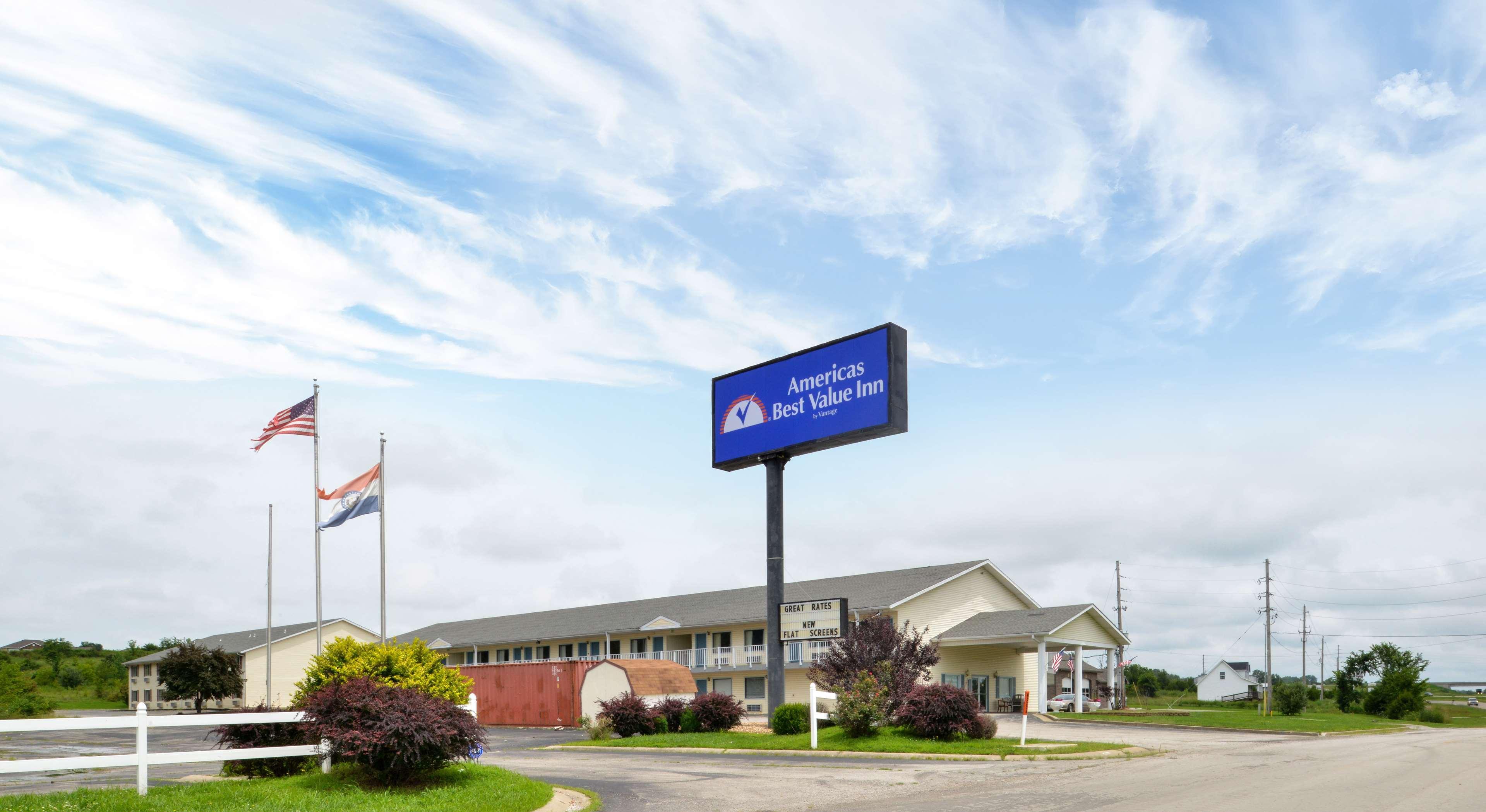 Americas Best Value Inn Knob Noster Экстерьер фото