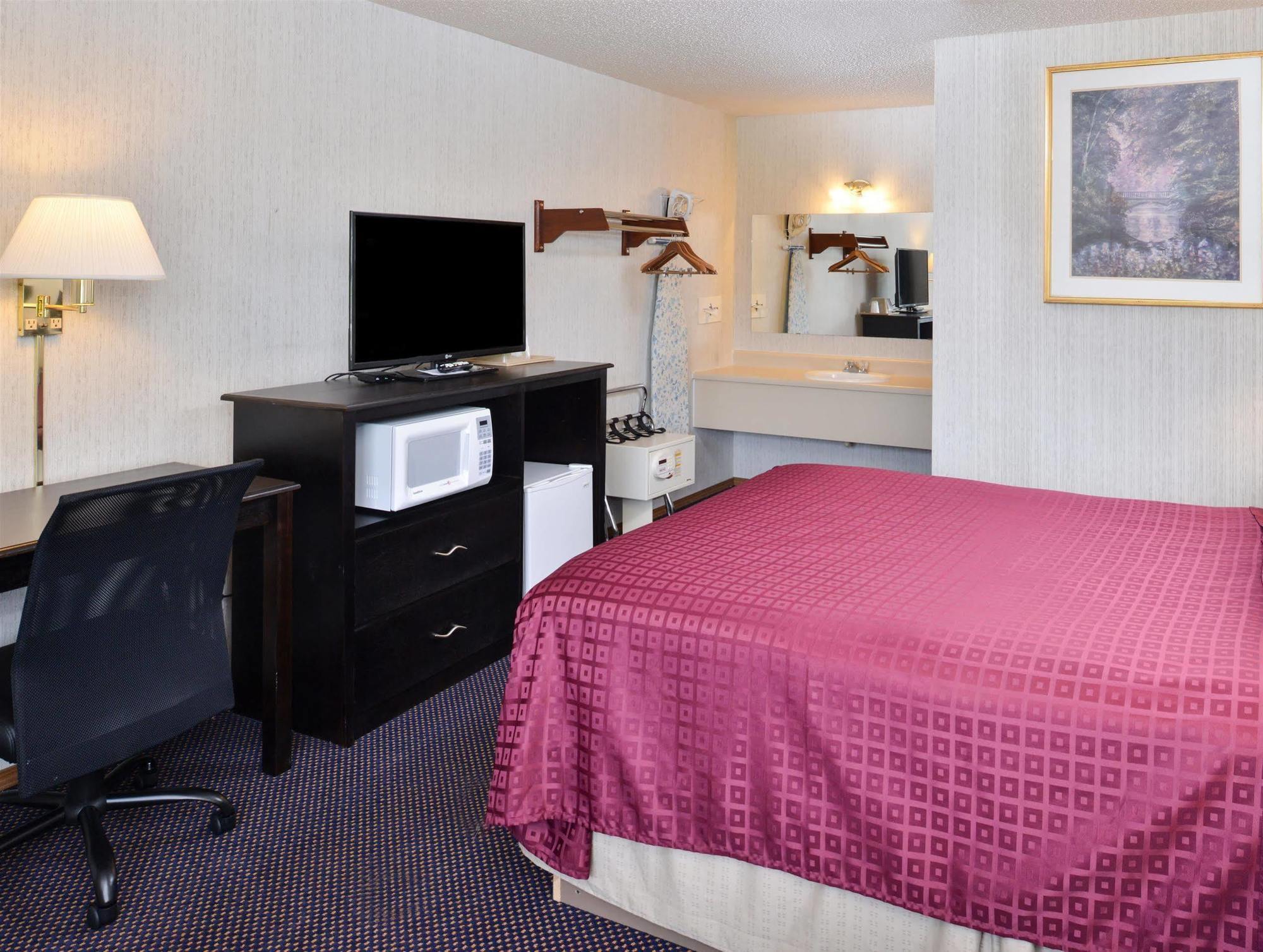 Americas Best Value Inn Knob Noster Экстерьер фото